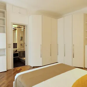 κάντε κράτηση εδώ