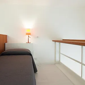 κάντε κράτηση εδώ